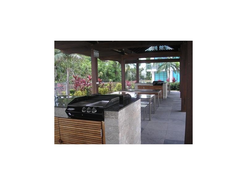 305/72-74 The Strand, North Ward QLD 4810