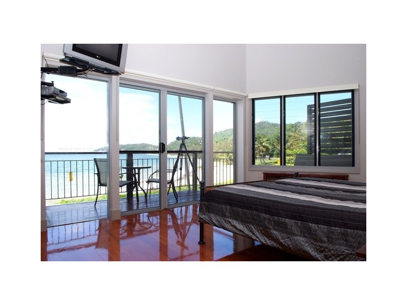 2/13-15 Terrace Place NB, Magnetic Island QLD 4819