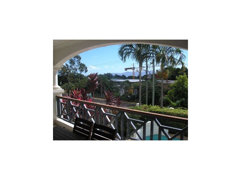 2/304 Stanley Street, North Ward QLD 4810