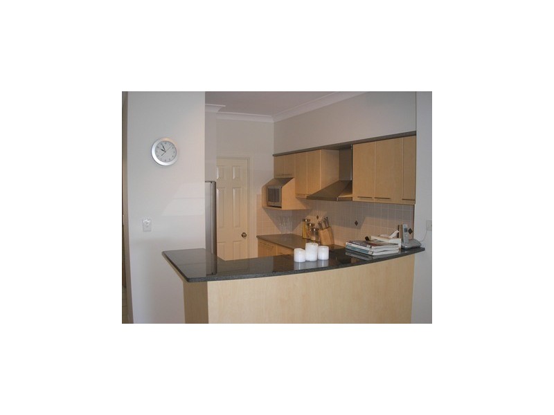 2/304 Stanley Street, North Ward QLD 4810