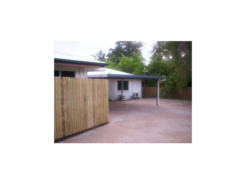 2/17 LEIGH Street, Townsville West QLD 4810