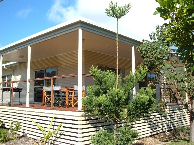 102 Gifford Street from $358 p/n Sleeps up to 18, Magnetic Island QLD 4819