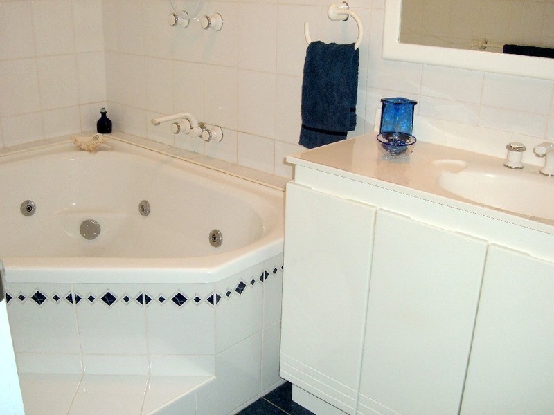 33 Apjohn Street Island Retreat House from $200 p.n, Magnetic Island QLD 4819