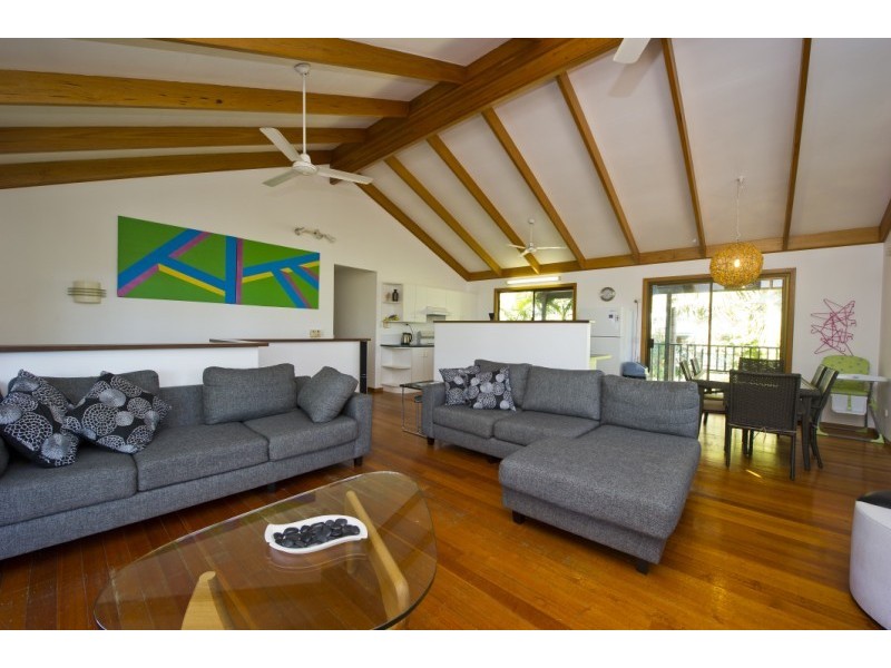 12 Bond Crt Horseshoe Bay From $150 p.n, Magnetic Island QLD 4819
