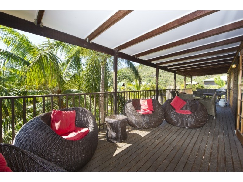12 Bond Crt Horseshoe Bay From $150 p.n, Magnetic Island QLD 4819