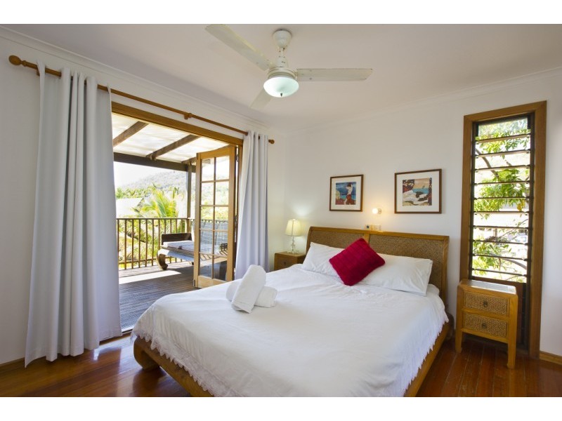 12 Bond Crt Horseshoe Bay From $150 p.n, Magnetic Island QLD 4819