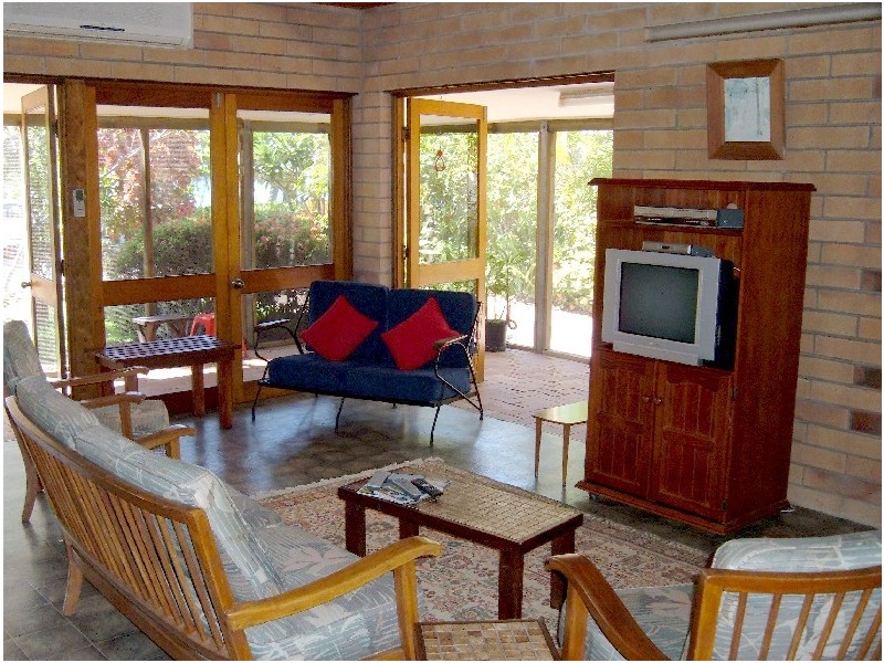 16  Pacific Dve Horseshoe Bayfrom $300 – $350pn, Magnetic Island QLD 4819