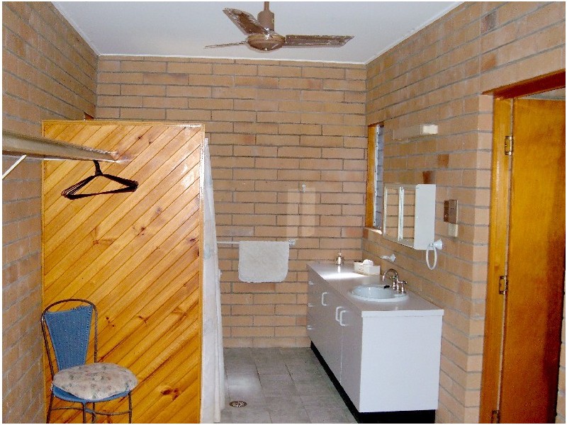 16  Pacific Dve Horseshoe Bayfrom $300 – $350pn, Magnetic Island QLD 4819