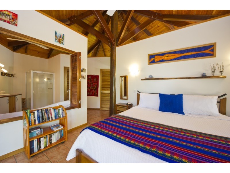 15 Corica Cres Horseshoe Bay, from $120 p/n, Magnetic Island QLD 4819