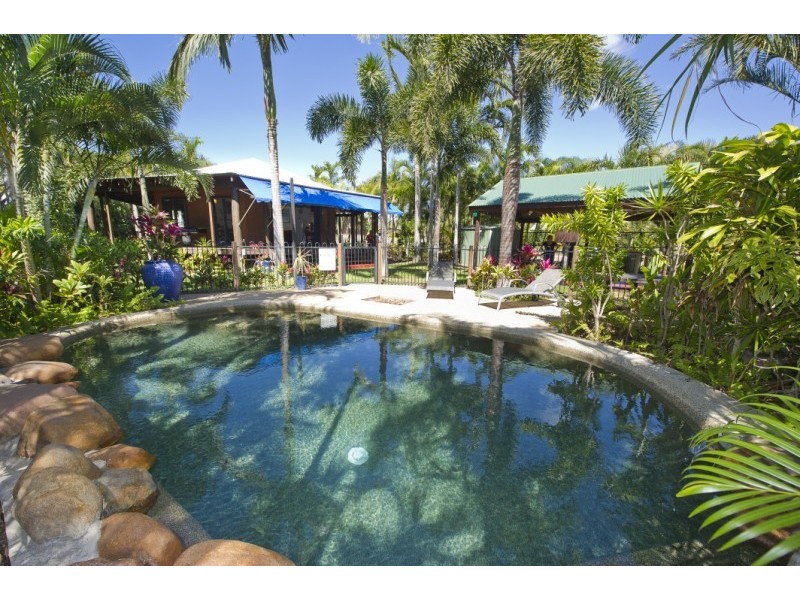 15 Corica Cres Horseshoe Bay, from $120 p/n, Magnetic Island QLD 4819