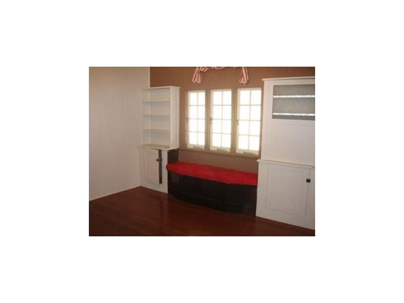 64 Ahearne Street, Hermit Park QLD 4812