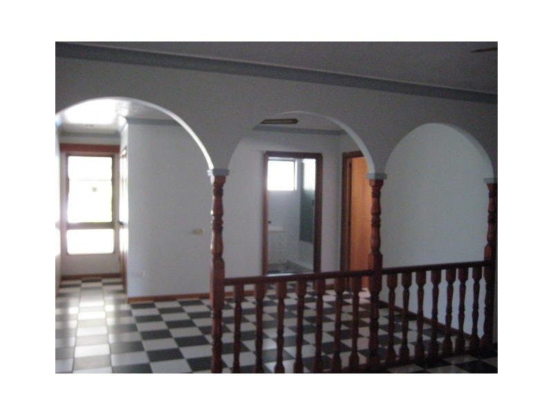 9 Karanya Street, Mount Louisa QLD 4814