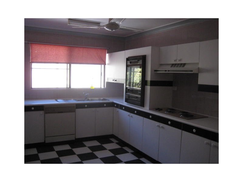 9 Karanya Street, Mount Louisa QLD 4814