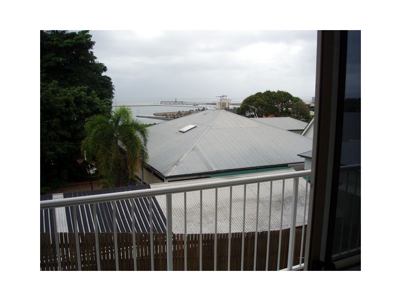 17/6 Hale Street, Townsville City QLD 4810