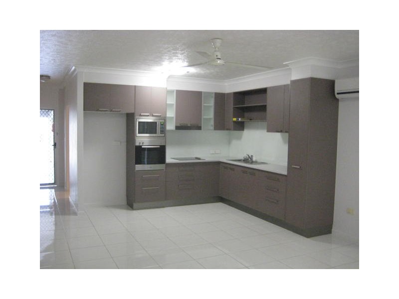 12/2 Victoria Street, North Ward QLD 4810