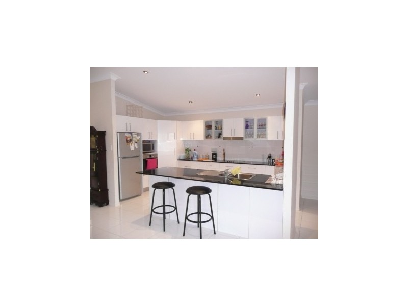 6 Platypus Street, Bushland Beach QLD 4818