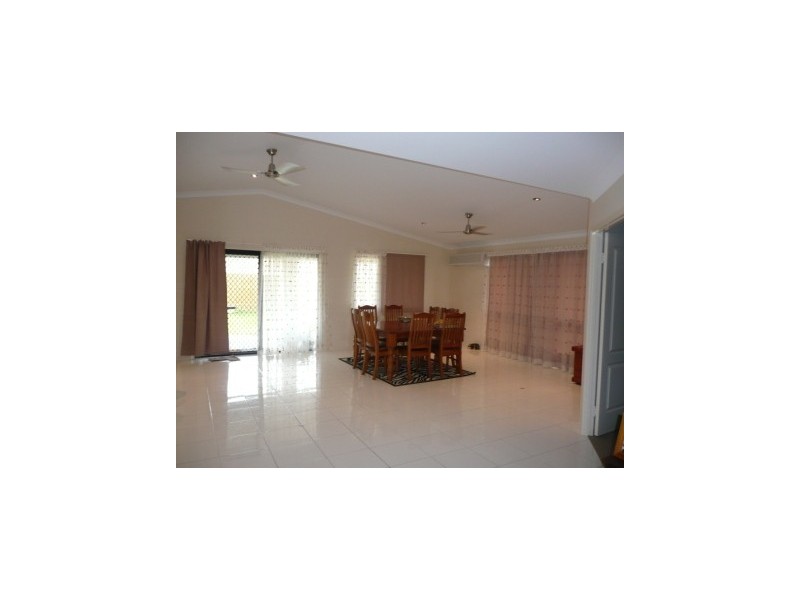 6 Platypus Street, Bushland Beach QLD 4818