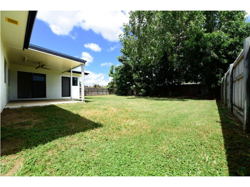 15 Heather Avenue, Rasmussen QLD 4815