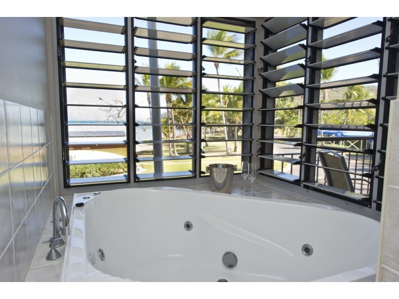 9/13-15 Terrace Place – The Docks, Magnetic Island QLD 4819