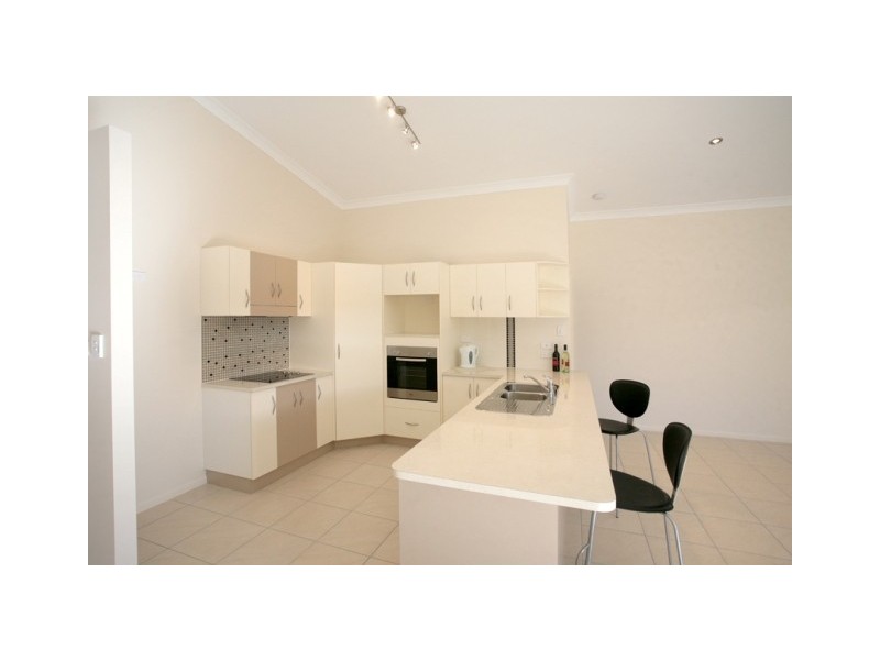 4 Fitzallan Street, Bushland Beach QLD 4818