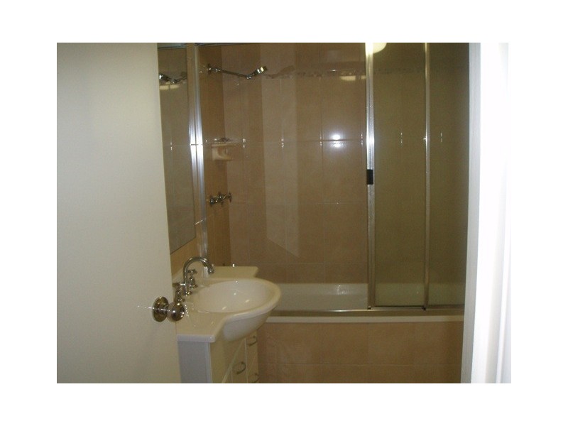 2/209 Wills Street, Townsville QLD 4810