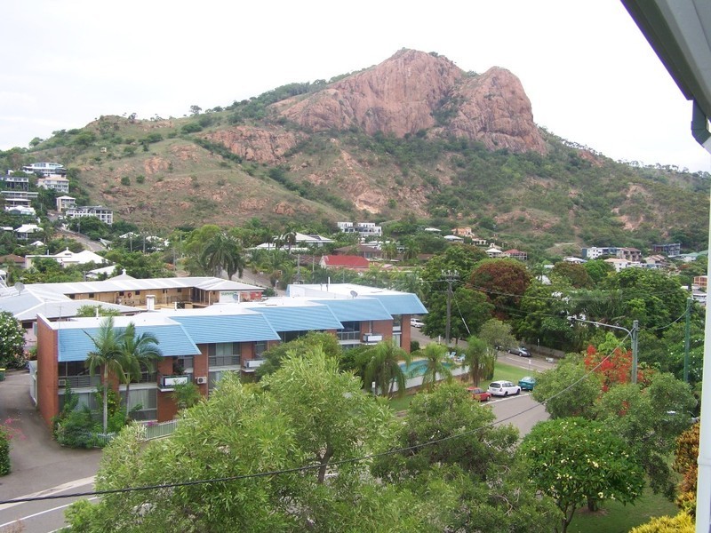 10/15 Hale Street, Townsville QLD 4810