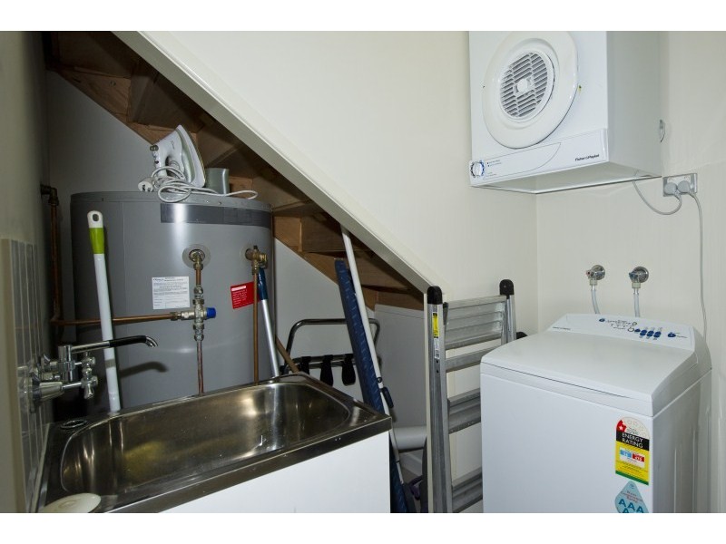 2/6 Terrace Place, right on the waters edge!, Magnetic Island QLD 4819