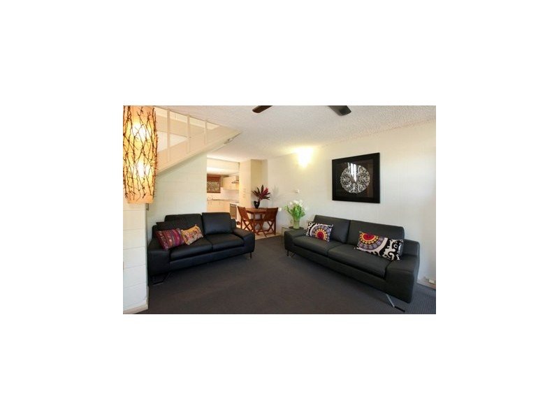 1/2 Isley Street, North Ward QLD 4810