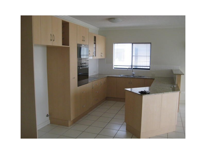 206/3 Melton Terrace, Townsville City QLD 4810