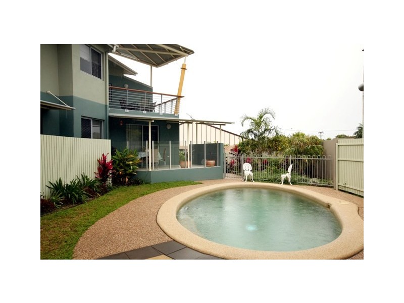 2/4 Ryan Street, Belgian Gardens QLD 4810