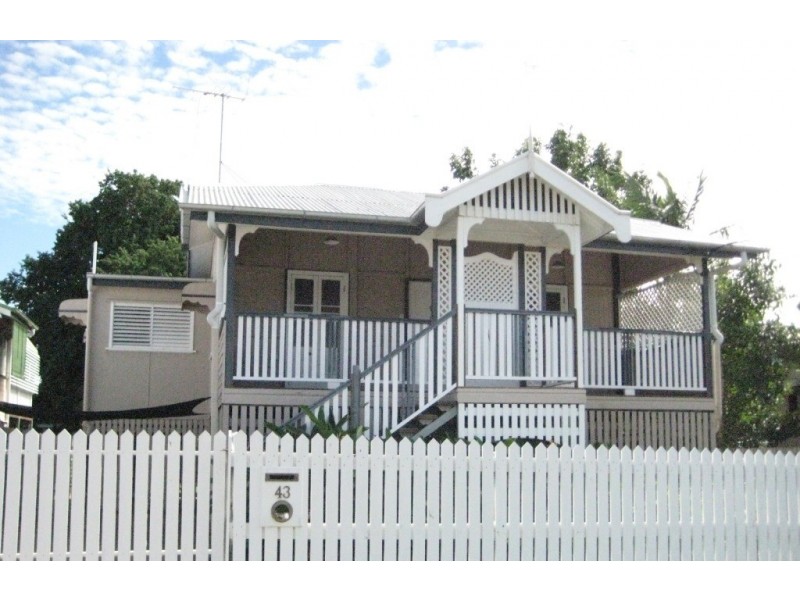 43 Ford Street, Hermit Park QLD 4812