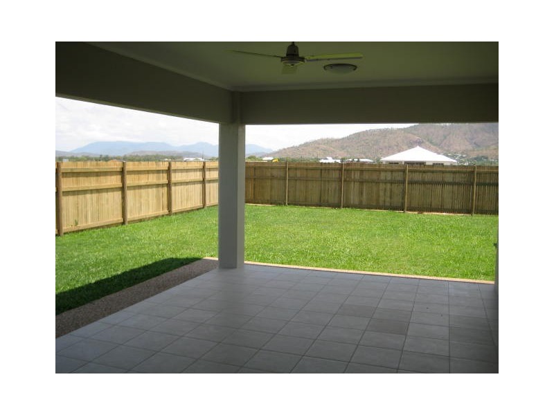 17 Waterstone Terrace, Idalia QLD 4811