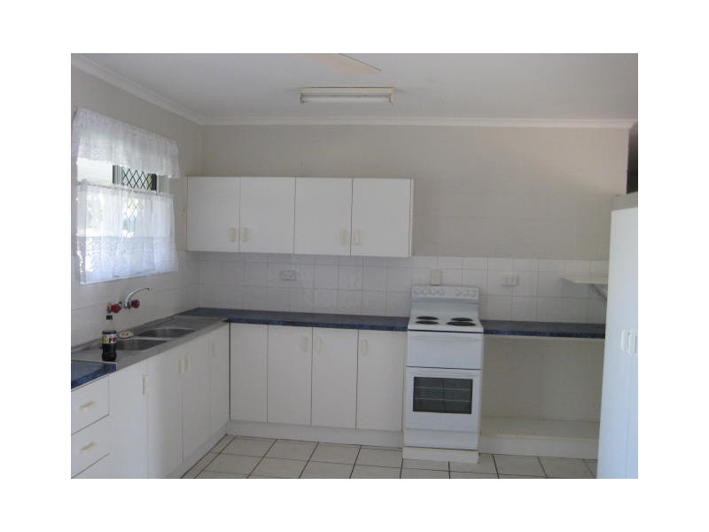 8 Tibarri Street, Kirwan QLD 4817