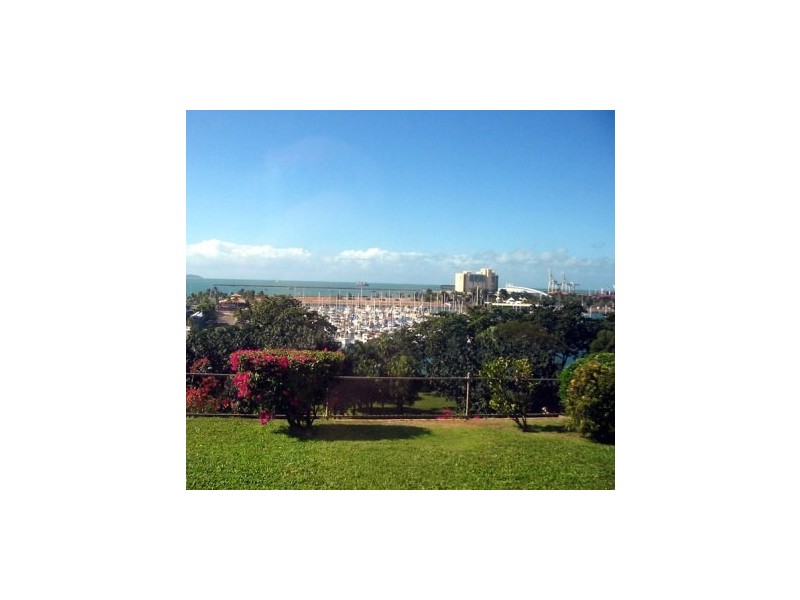 1/23A Cleveland Terrace, Townsville QLD 4810