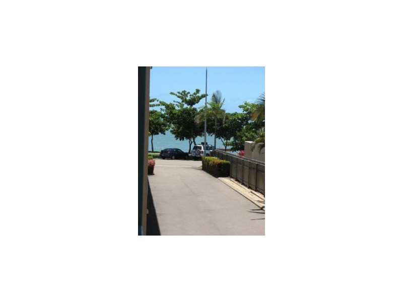 7/98 The Strand, North Ward QLD 4810