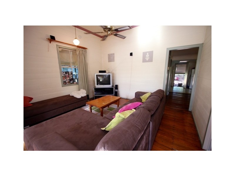 21 Ninth Avenue, Railway Estate QLD 4810