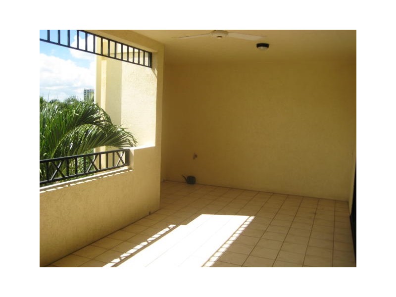 20 / 18-31 Sir Leslie Thiess Drive, Townsville QLD 4810