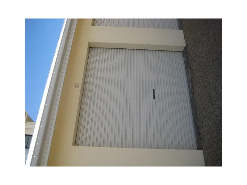 20 / 18-31 Sir Leslie Thiess Drive, Townsville QLD 4810