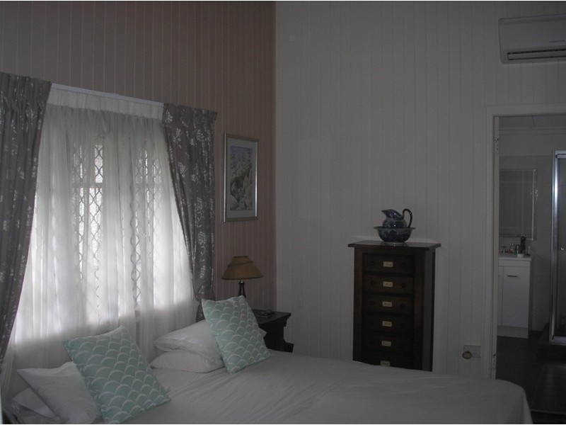 36 Edwards Street, Townsville West QLD 4810