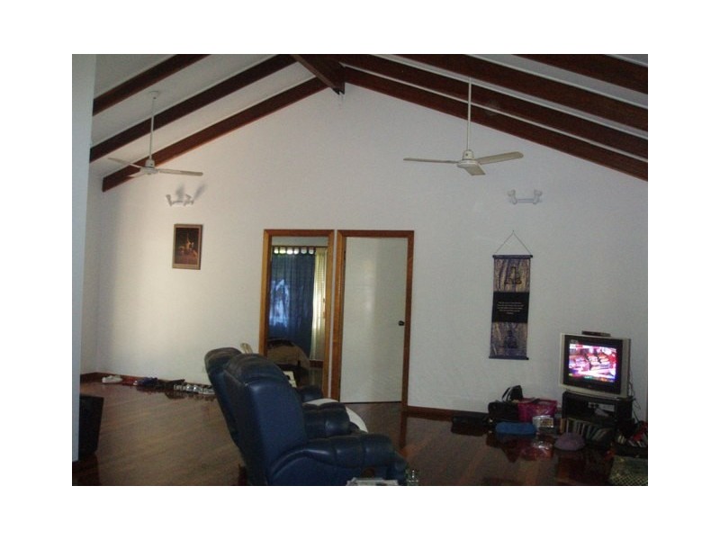 25 Yates St Nelly Bay, Magnetic Island QLD 4819