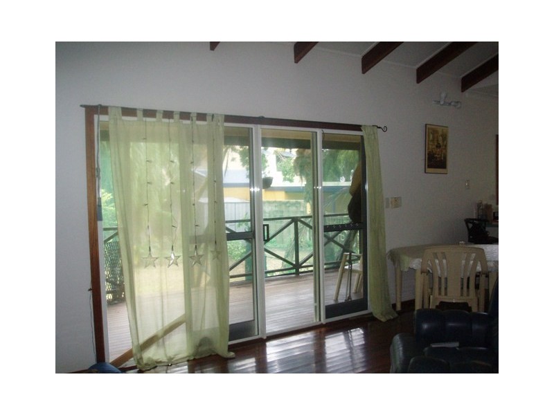 25 Yates St Nelly Bay, Magnetic Island QLD 4819