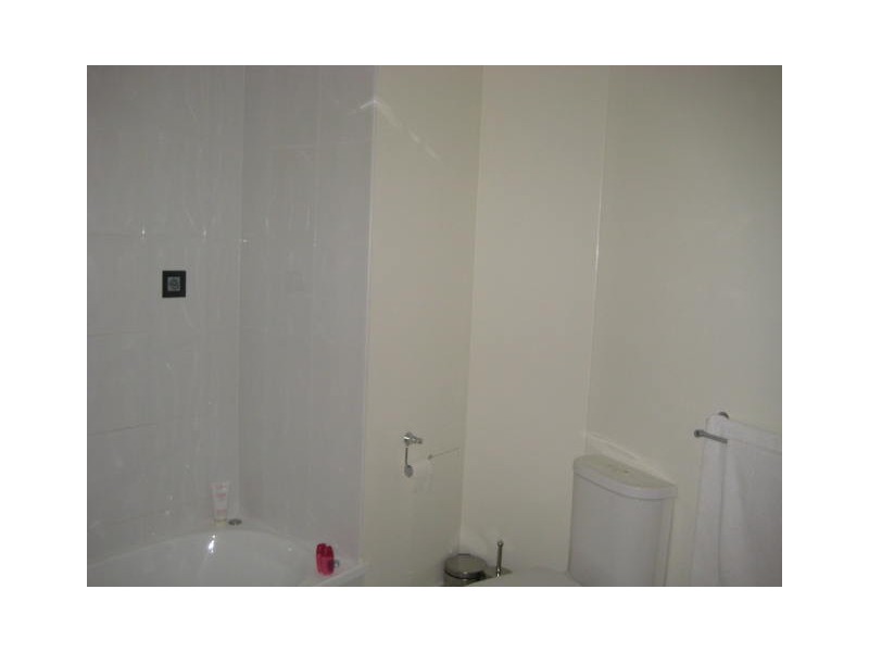 8/18-30 Sir Leslie Thiess Drive, Townsville QLD 4810