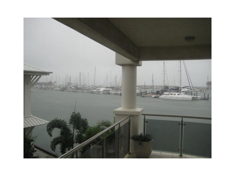 8/18-30 Sir Leslie Thiess Drive, Townsville QLD 4810