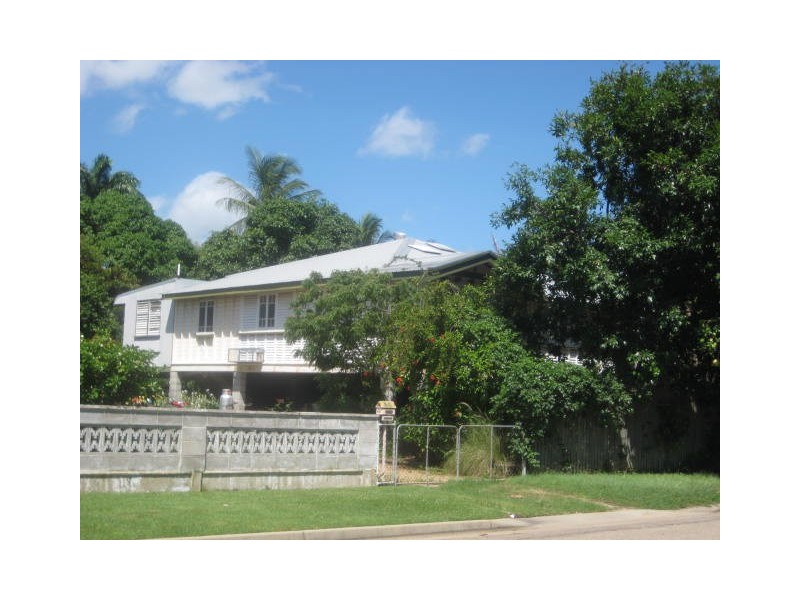 60 Ahearne Street, Hermit Park QLD 4812