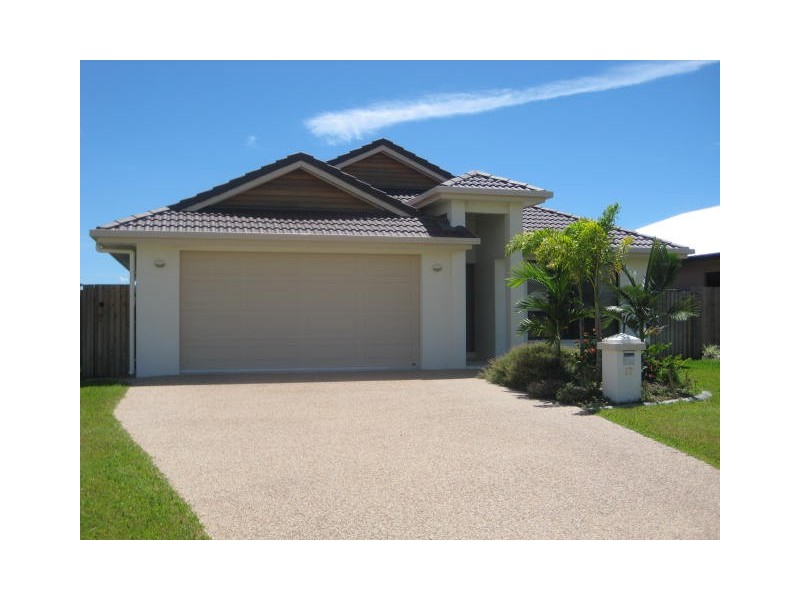 17 Waterfront Parade, Idalia QLD 4811