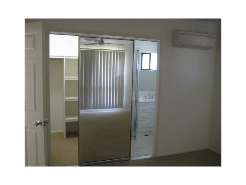 17 Waterfront Parade, Idalia QLD 4811