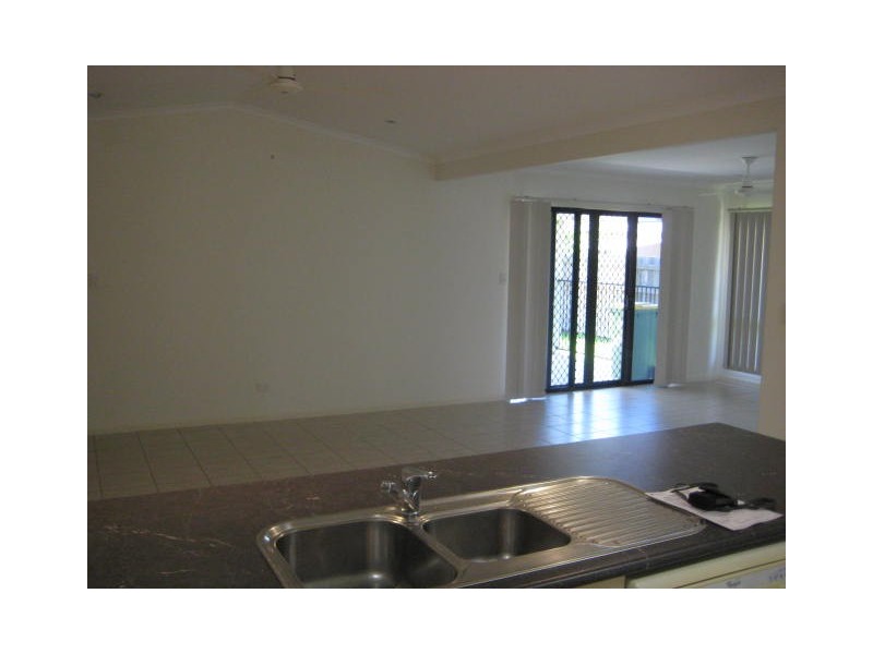 17 Waterfront Parade, Idalia QLD 4811