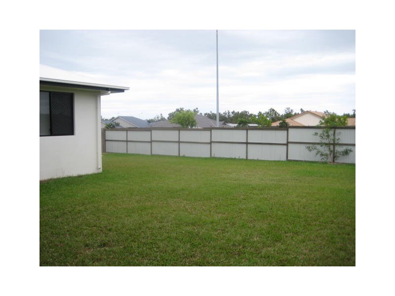 117 Shutehaven Drive, Bushland Beach QLD 4818