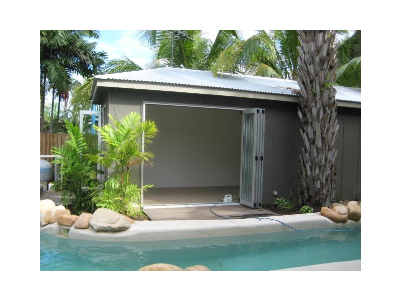 9 Chapman Street, Mysterton QLD 4812