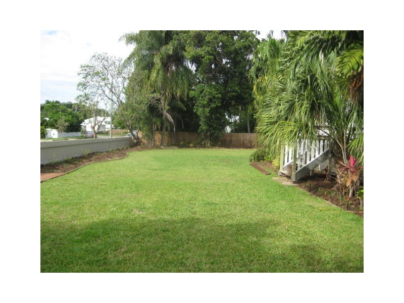 9 Chapman Street, Mysterton QLD 4812